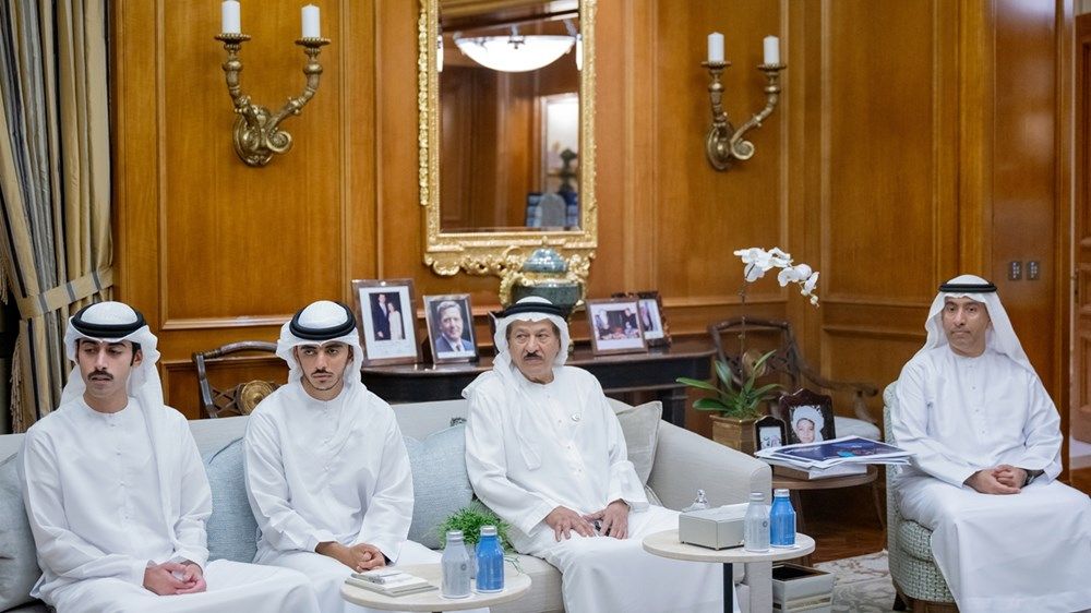 حمدان بن زايد يستقبل وفد مجموعة موانئ أبوظبي ويطلع على مستجدات تطوير البنية التحتية البحرية في الظفرة