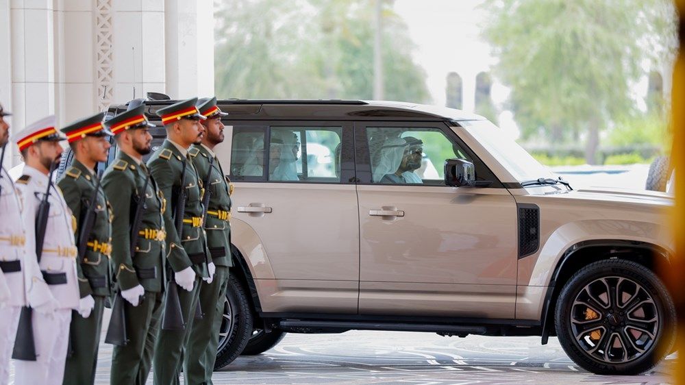 بتوجيهات رئيس الدولة.. محمد بن راشد يعلن عن منظومة جديدة لتحويل 50% من قطاعات وخدمات حكومة الإمارات خلال عامين لتطبيق نماذج الذكاء الاصطناعي ذاتية التنفيذ والقيادة