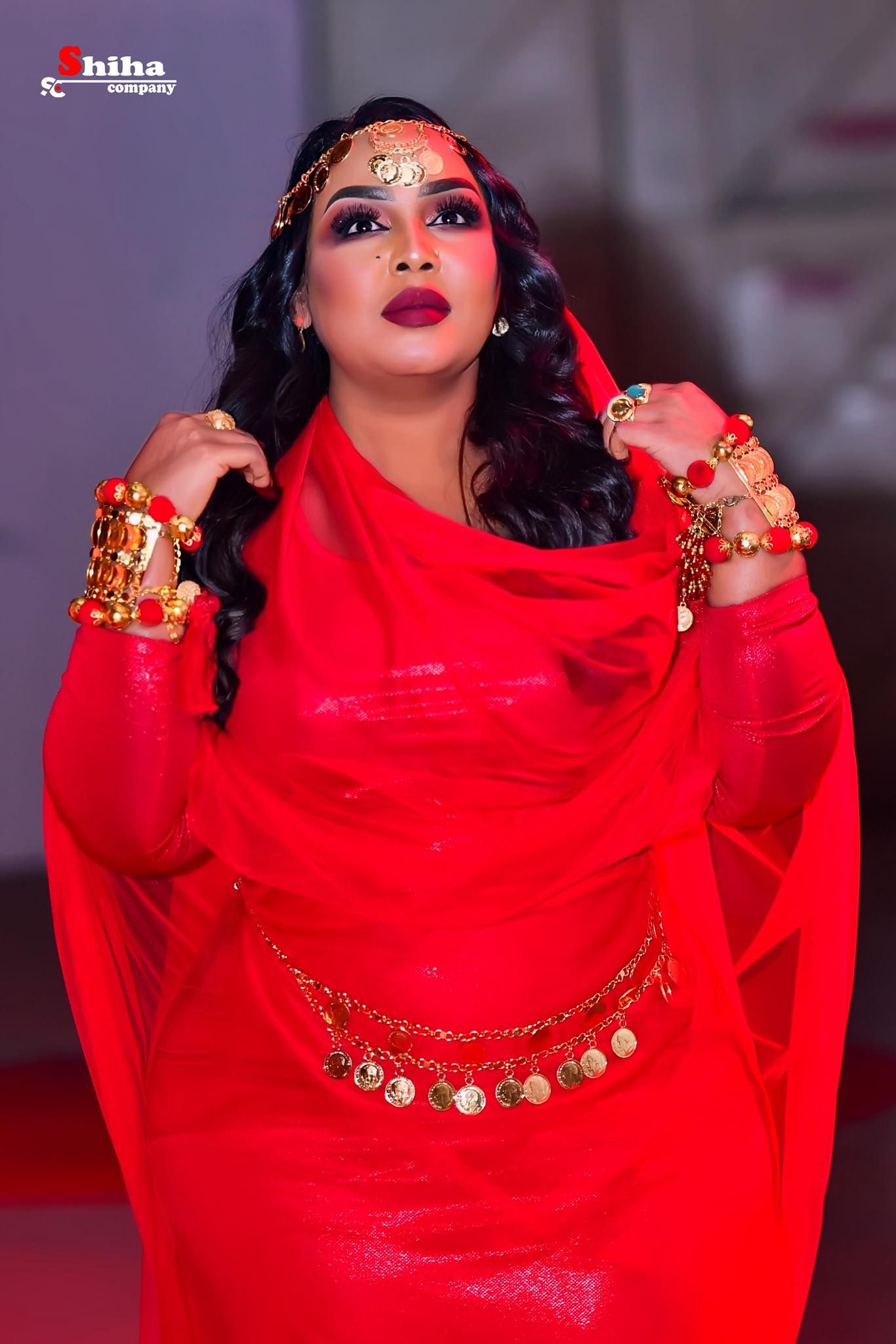 شاهد بالصورة.. السلطانة هدى عربي تفاجئ جمهورها وتظهر بإطلالة “عروس”