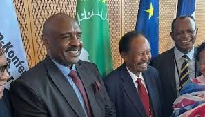 شاهد بالفيديو.. الجاكومي: (قابلت حمدوك في برلين وبادر بالسلام وقال لي نحنا مختلفين سياسياً لكن حب المريخ يجمعنا)