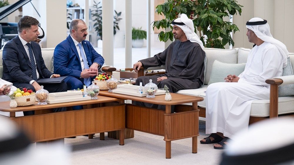 رئيس الدولة يتلقى رسالة خطية من رئيس بيلاروسيا سلمها المبعوث الخاص