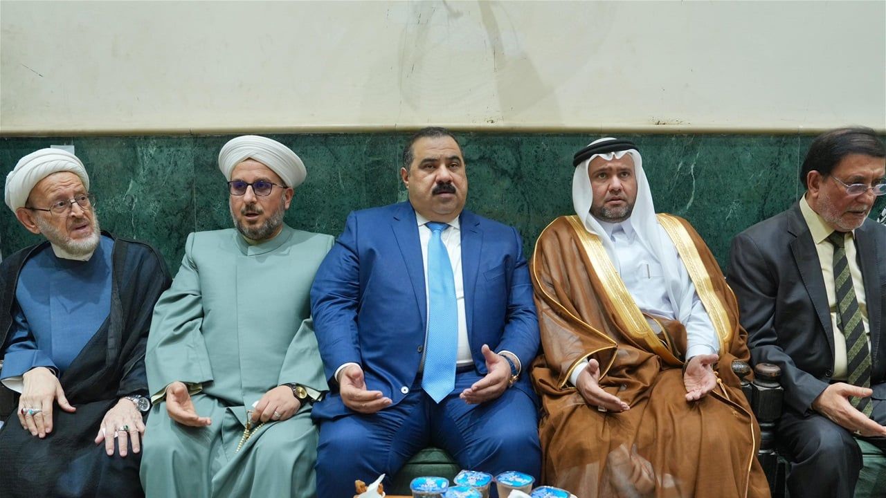 السامرائي يحضر عزاء السيد حسين محمد هادي الصدر في الكاظمية