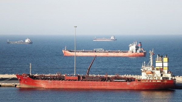 اعتداء إيراني على ثلاث سفن في مضيق هرمز