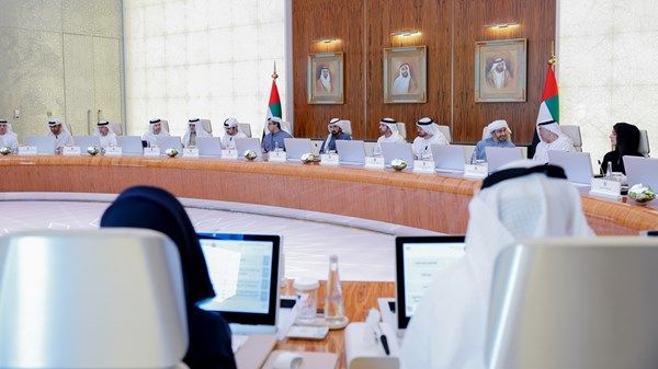 بتوجيهات رئيس الدولة.. محمد بن راشد يعلن عن منظومة جديدة لتحويل 50% من قطاعات وخدمات حكومة الإمارات خلال عامين لتطبيق نماذج الذكاء الاصطناعي ذاتية التنفيذ والقيادة