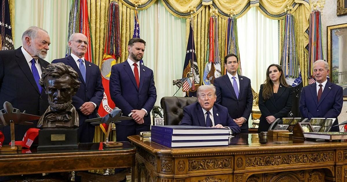 ترامب يُعلن تمديد وقف إطلاق النار في لبنان لـ 3 أسابيع