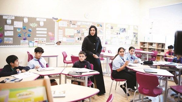 مدارس خاصة في دبي تعتمد «التعليم الهجين» وضوابط من «المعرفة»