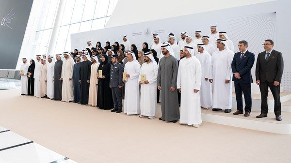 فائزون بـ«جائزة أبوظبي للأداء الحكومي المتميز» يرسمون ملامح مستقبل الأداء المؤسسي