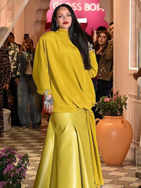 ريهانا تعود الى الهند بصفقة ضخمة مع واحدة من أقوى العائلات الاقتصادية… اقرأ التفاصيل