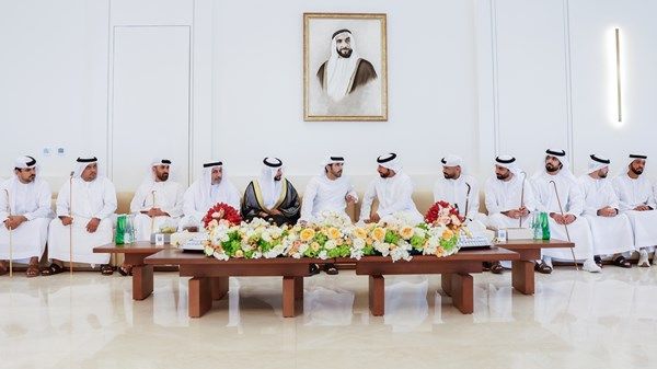 حمدان بن محمد يحضر أفراح البلوشي