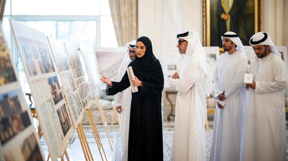 هزاع بن زايد يطّلع على مستجدات المشاريع والبرامج السكنية في منطقة العين
