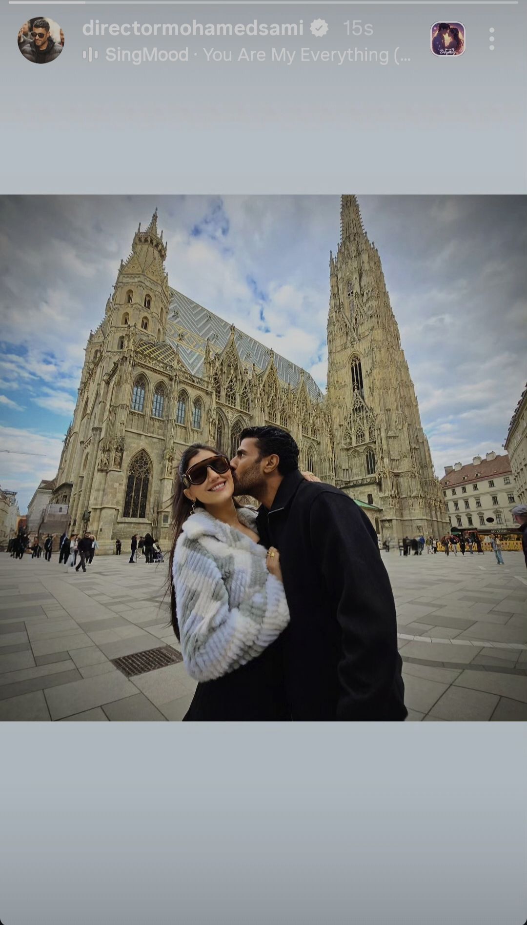 إطلالة رومانسية لـ مي عمر برفقة محمد سامي