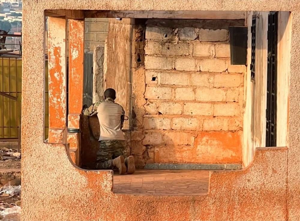 اغتيال وزير الدفاع المالي و الإرهاب والانفصال يضربان قلب الدولة