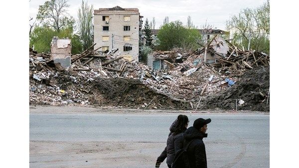 قتلى بأوكرانيا وضربات تصيب غرب روسيا