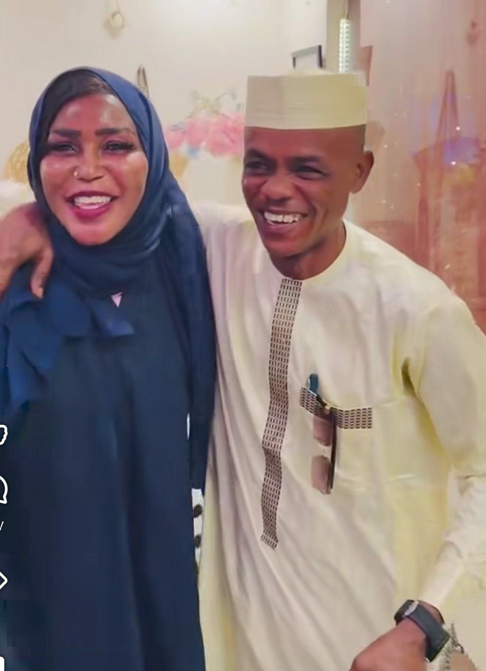 شاهد بالصورة والفيديو.. الفنانة هبة جبرة تستقبل القيادي السابق بمليشيا الدعم السريع “بقال” (حمدلله على السلامة وحضن الوطن يسع الجميع)