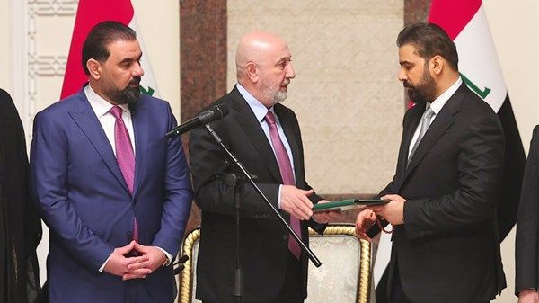 الرئيس العراقي يكلف الزيدي بتشكيل الحكومة الجديدة