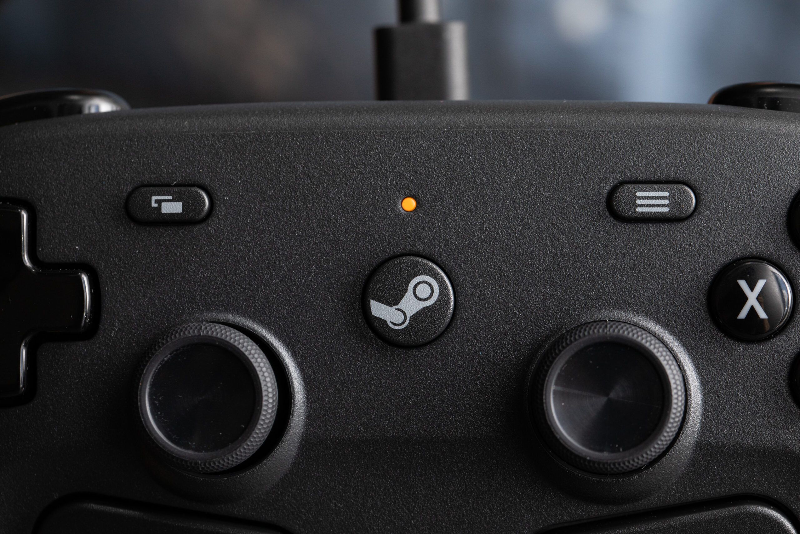 Valve تكشف عن Steam Controller الجديد بميزات تخصيص متقدمة