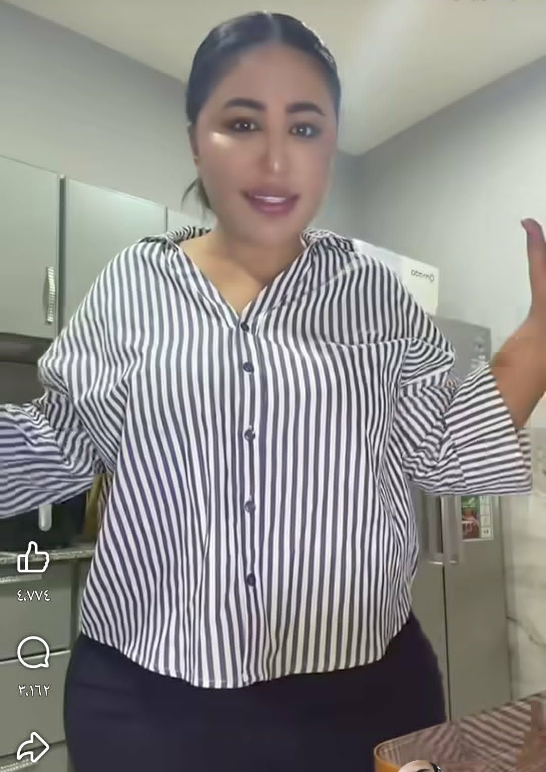 شاهد بالصورة والفيديو.. رانيا الخضر تنشر مقطع من داخل “مطبخها” أثناء تجهيزها وطبخها لملاح “الويكاب”