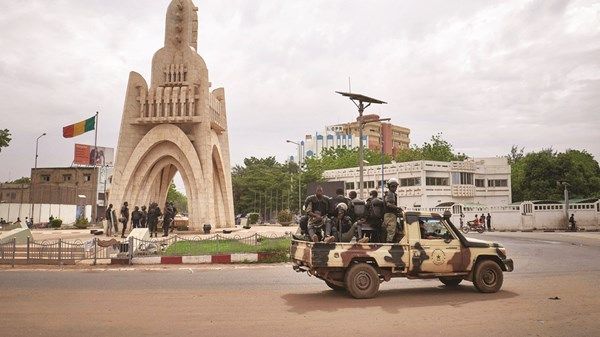 مقتل 23 مدنياً وعسكرياً في مالي
