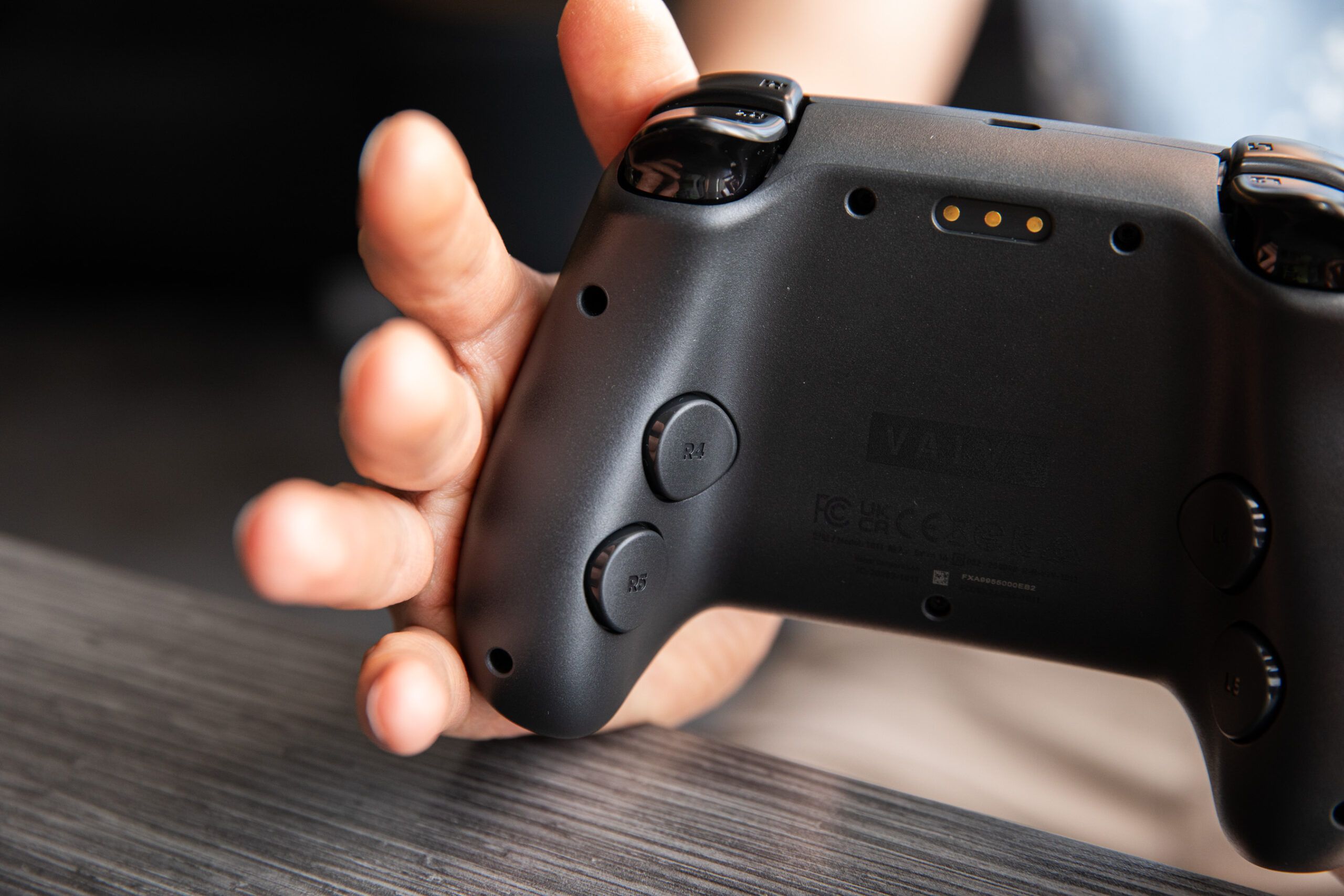 Valve تكشف عن Steam Controller الجديد بميزات تخصيص متقدمة