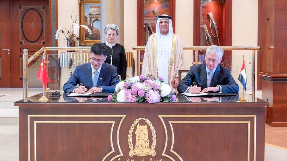 سعود بن صقر يشهد توقيع مذكرتي تفاهم بين حكومة رأس الخيمة ومؤسستين ماليتين صينيتين رائدتين