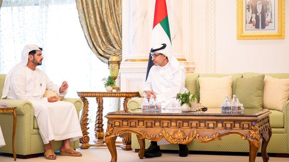 هزاع بن زايد يطّلع على برامج ومبادرات تعزيز منظومة الدعم الاجتماعي في منطقة العين