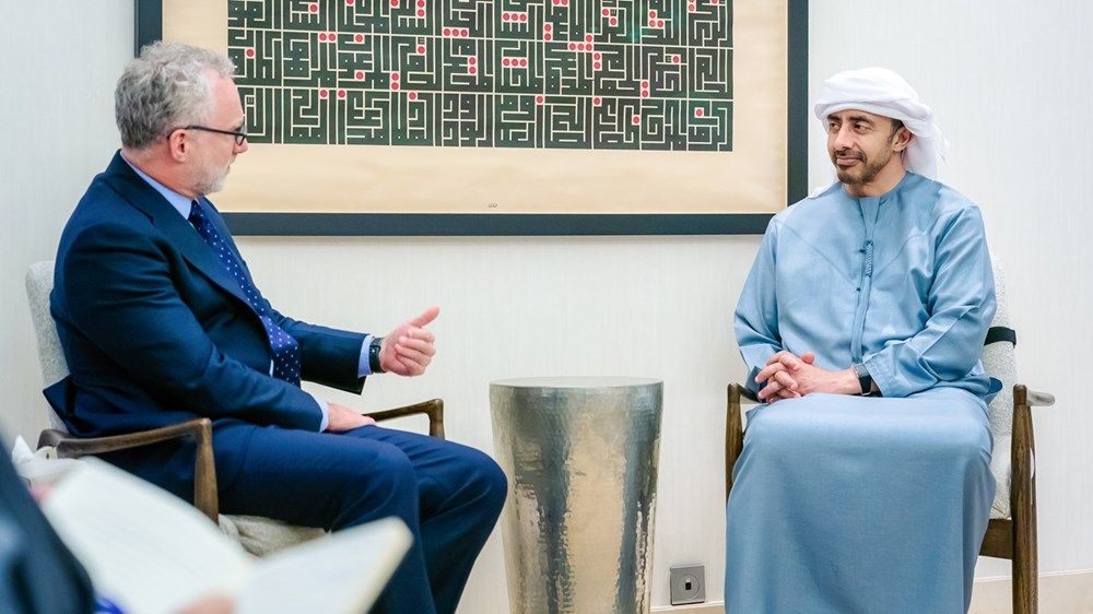 عبدالله بن زايد يستقبل المستشار الأول لرئيس الوزراء الكندي لشؤون السياسة الخارجية والدفاع والأمن
