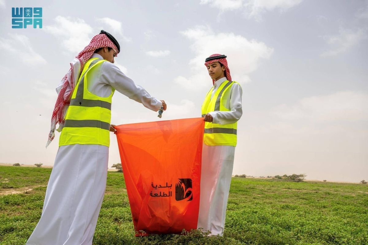 جهود تطوعية لإثراء السياحة البيئية والحفاظ على استدامة المتنزهات البرية