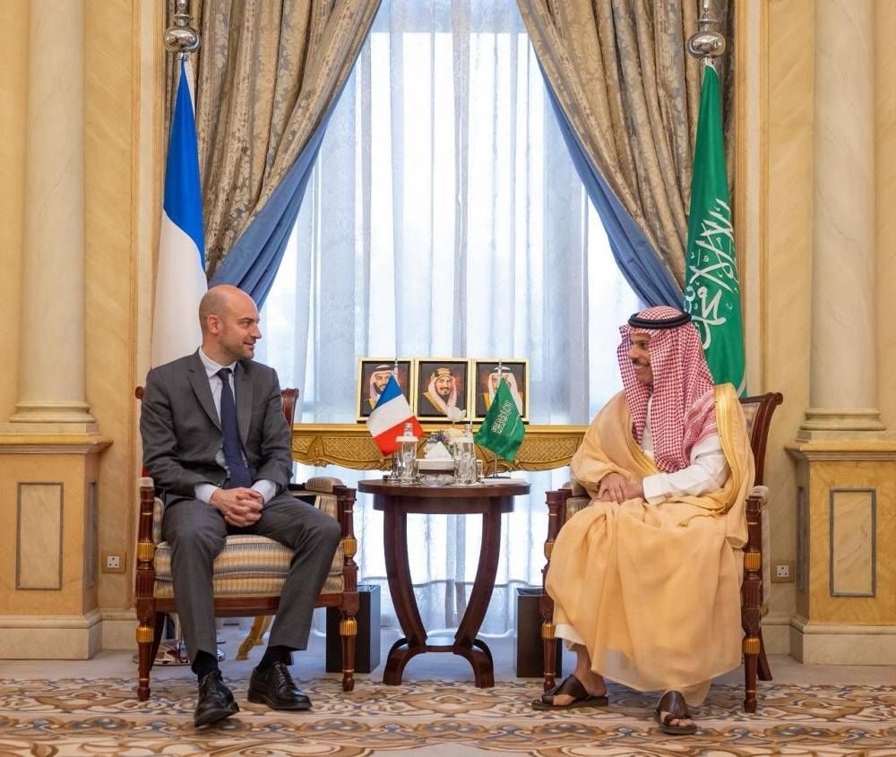 وزير الخارجية يستقبل نظيره الفرنسي