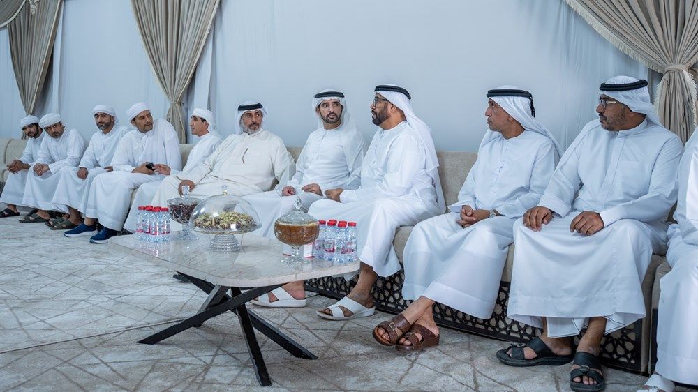 حمدان بن محمد يقدّم واجب العزاء في وفاة خليفة سليم العامري