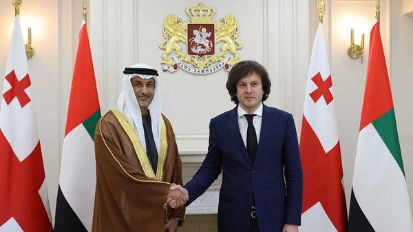 سعيد الهاجري يلتقي برئيس وزراء جورجيا في تبليسي