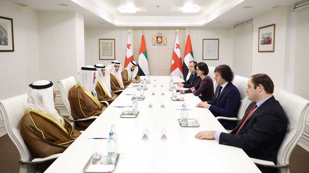 سعيد الهاجري يلتقي برئيس وزراء جورجيا في تبليسي