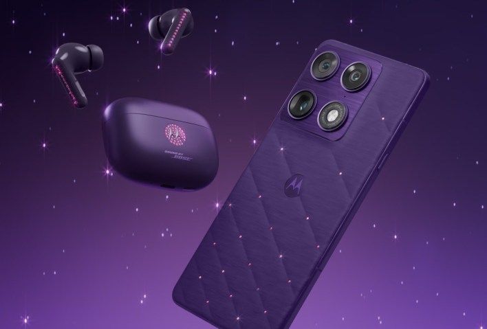 تكنولوجيا: موتورولا تكشف عن Signature وBuds 2 Plus بتصميم فاخر مزوّد بكريستالات Swarovski
