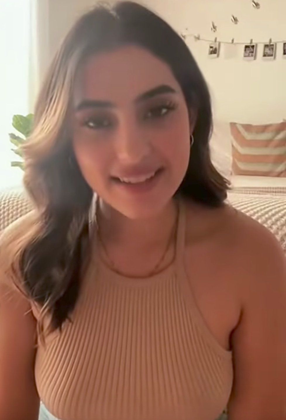شاهد بالصورة والفيديو.. حسناء فائقة الجمال من إحدى الجنسيات العربية تصرح: (نفسي اتزوج زول سوداني لأنهم رجال شديد وأنا بحبهم)