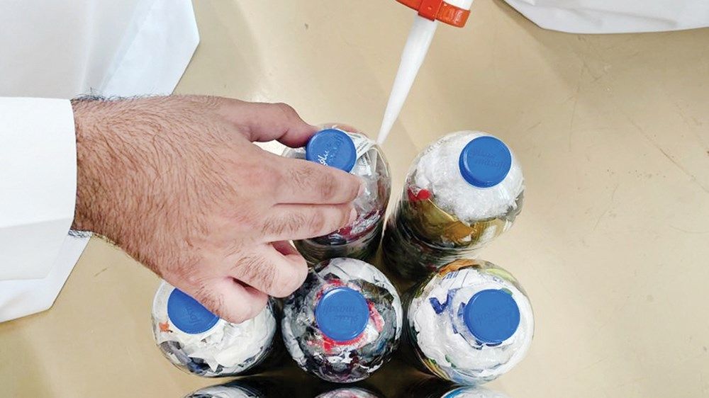 فريق طلابي بجامعة زايد يدشن «الإيكوبريك» لحماية البيئة واستدامتها