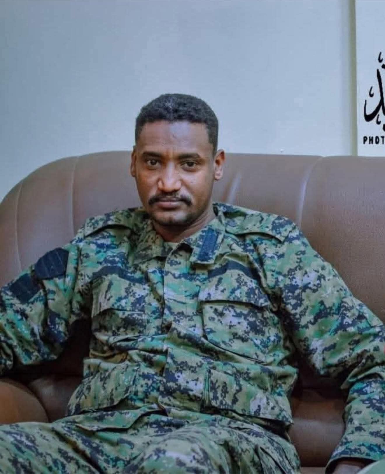 بالصور.. شاهد كيف تحول منزل عزام كيكل بعد أن دمرته مسيرة تابعة للدعم السريع وهم بداخله