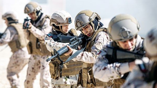«الإماراتية».. حضور فاعل ومؤثر في البناء  والدفاع