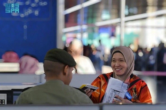 بالصور: السعودية تستقبل أولى أفواج حجاج بيت الله الحرام وسط جاهزية متكاملة