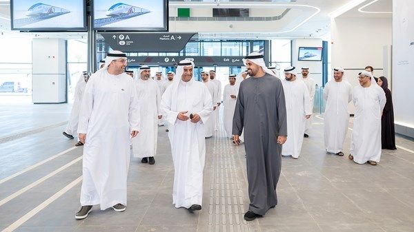 حاكم الفجيرة وولي عهده وذياب بن محمد بن زايد يزورون محطة الفجيرة بعد إنجازها بالكامل ضمن شبكة السكك الحديدية الوطنية