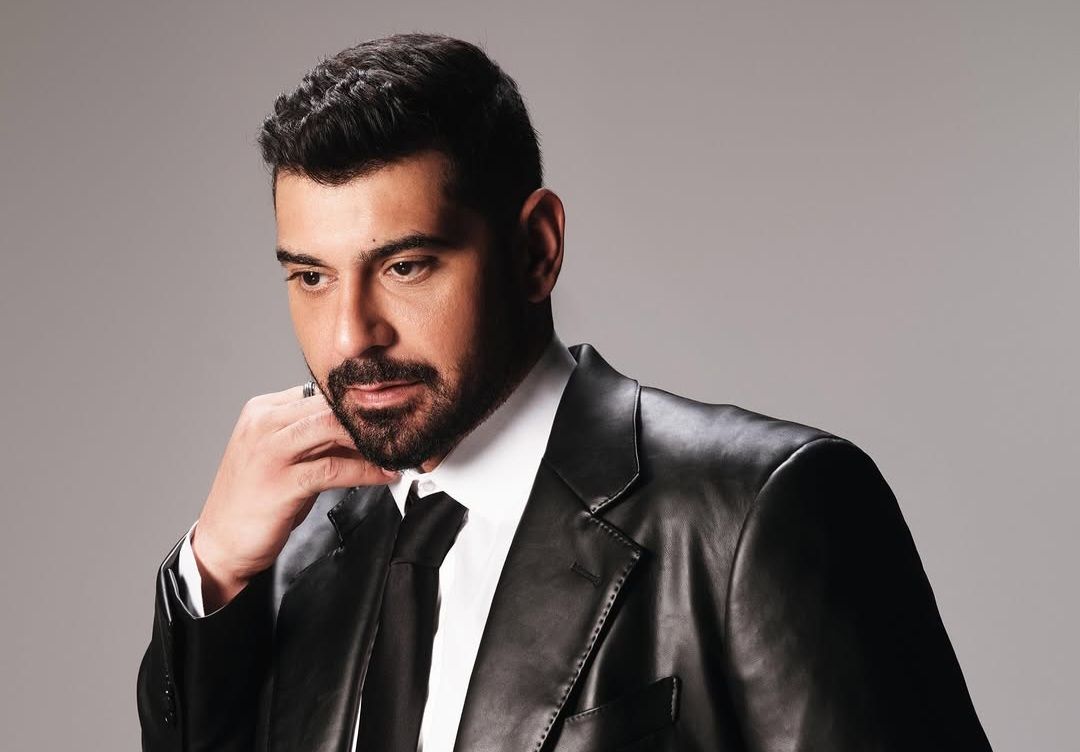 بالفيديو- آدم يطلق “بدونك” قبل حفله المرتقب في دبي أوبرا