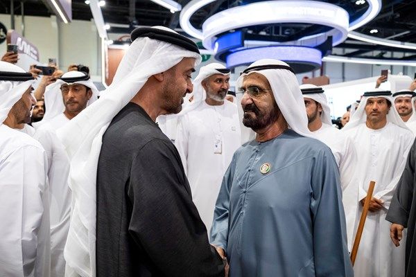 رئيس الدولة يزور فعاليات النسخة الخامسة لمنصة "اصنع في الإمارات"