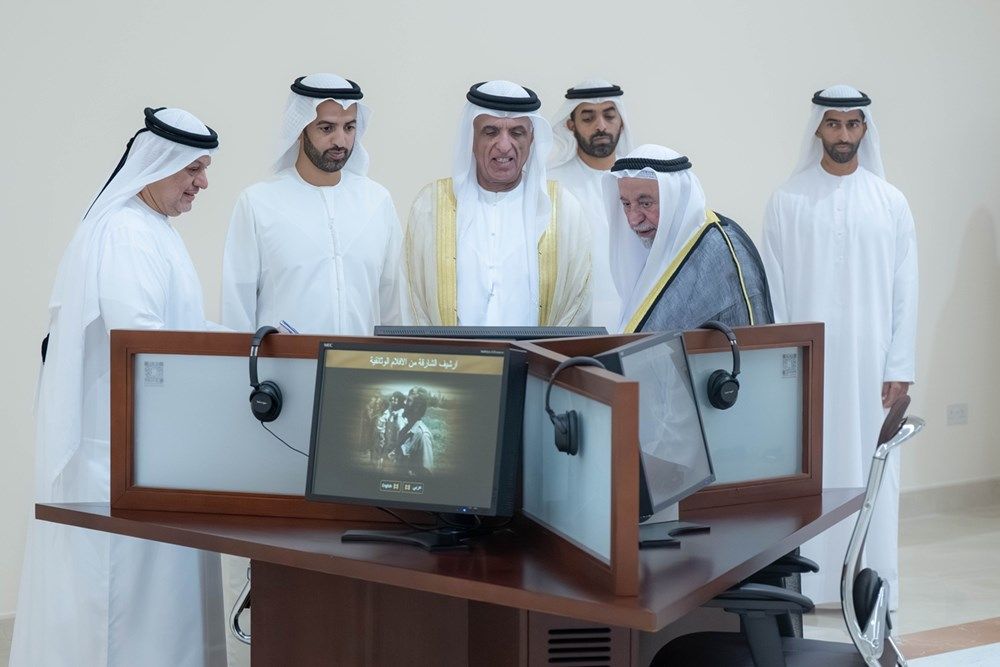 حاكم الشارقة يستقبل سعود بن صقر