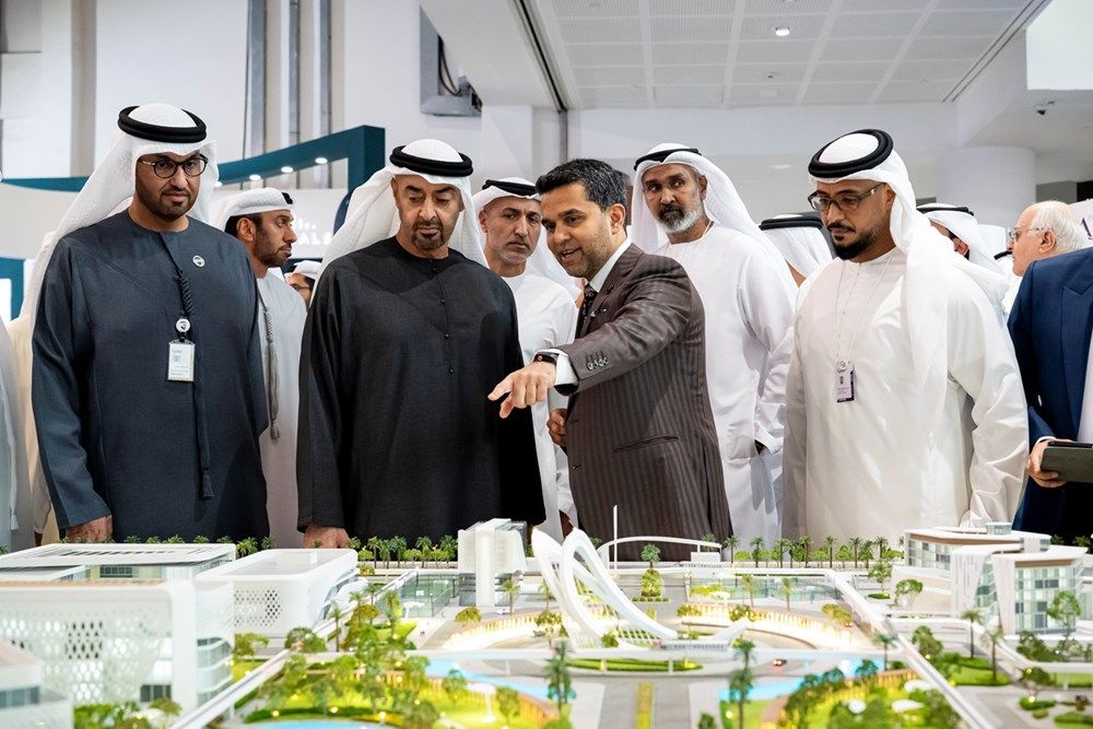 رئيس الدولة يزور فعاليات النسخة الخامسة لمنصة "اصنع في الإمارات"