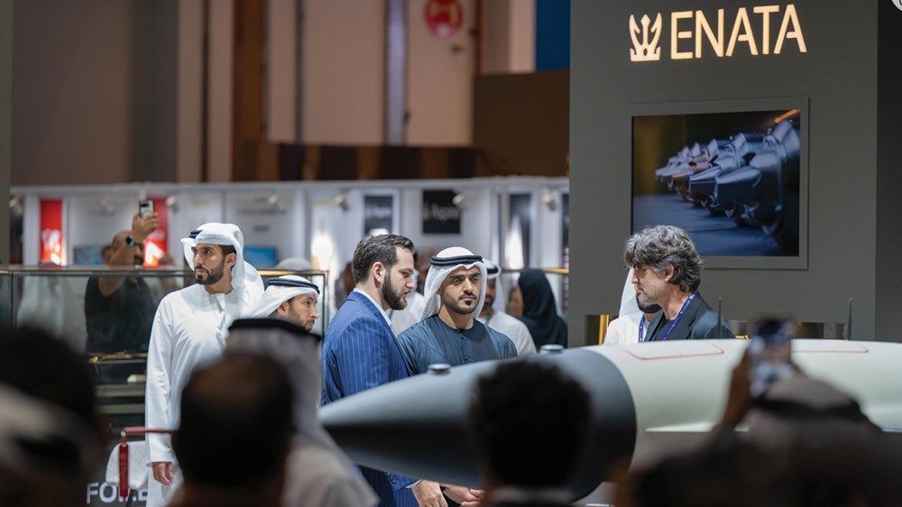 زايد بن محمد بن زايد يشهد جانباً من فعاليات الدورة الخامسة من منصة «اصنع في الإمارات»
