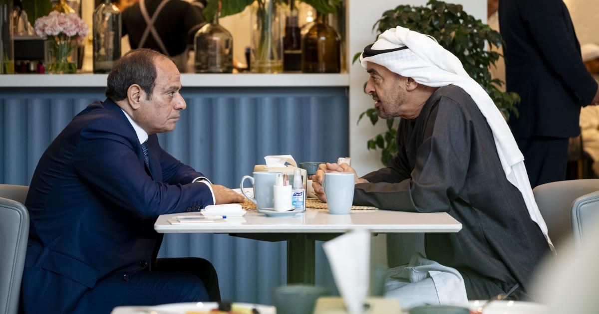 بالصور: بن زايد والسيسي يبحثان العلاقات والتطورات الإقليمية