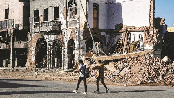 وزير شؤون مجلس الوزراء السوداني السابق لـ«الاتحاد»: تحالف «الإخوان» و«سلطة بورتسودان» يقود السودان إلى التقسيم والعزلة