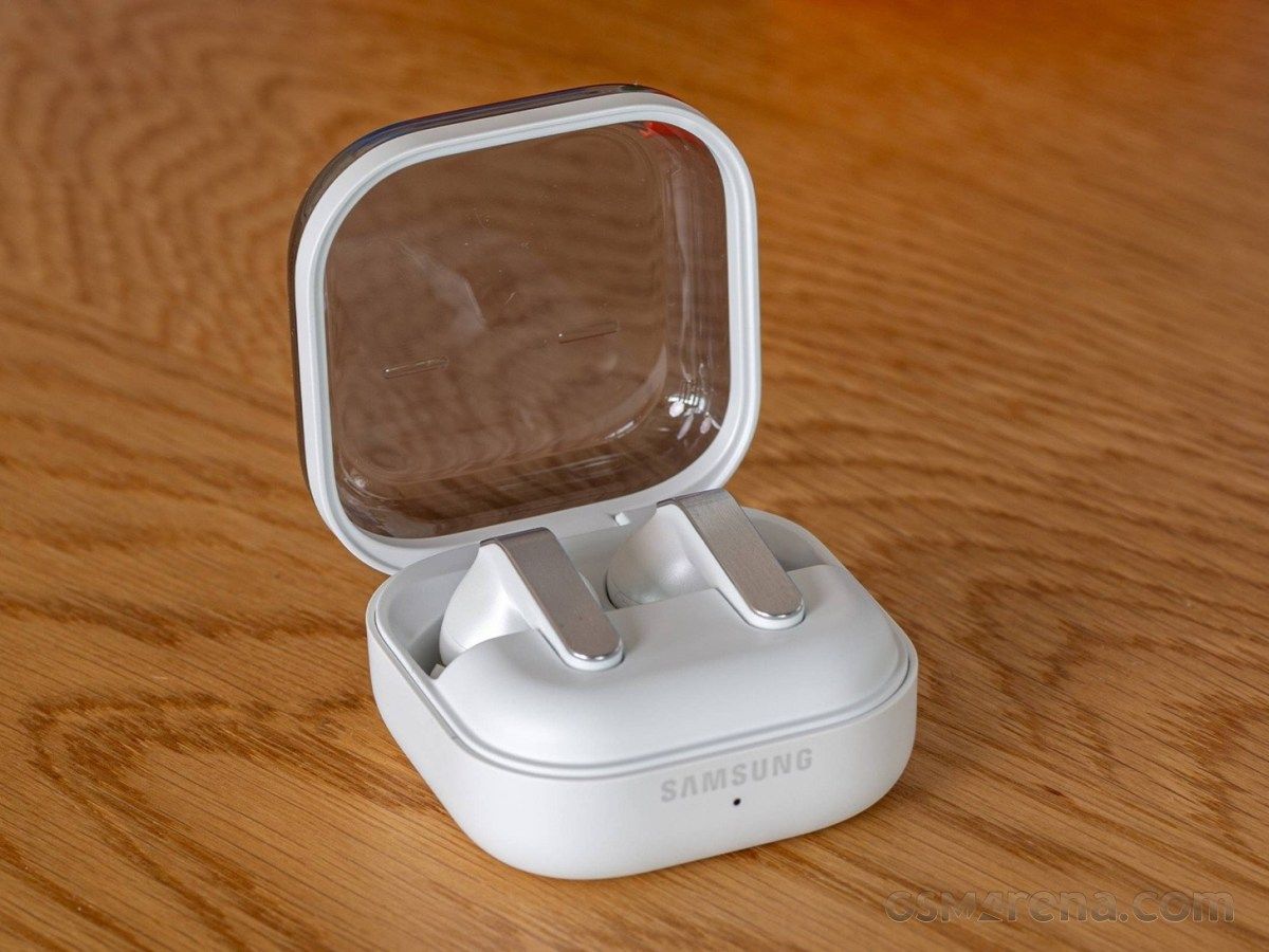 تكنولوجيا: سامسونج تطلق تحديثات جديدة لسماعات Galaxy Buds3 Pro وBuds4 Pro لتحسين الاستقرار والأداء