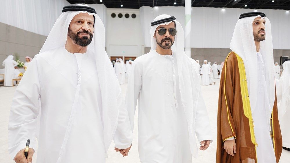 سيف بن زايد وخليفة بن طحنون يحضران أفراح الشريفي والعامري والمزروعي بالعين