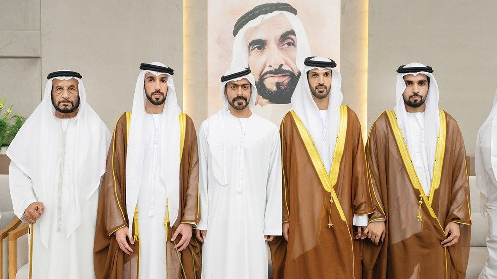 سيف بن زايد وخليفة بن طحنون يحضران أفراح الشريفي والعامري والمزروعي بالعين