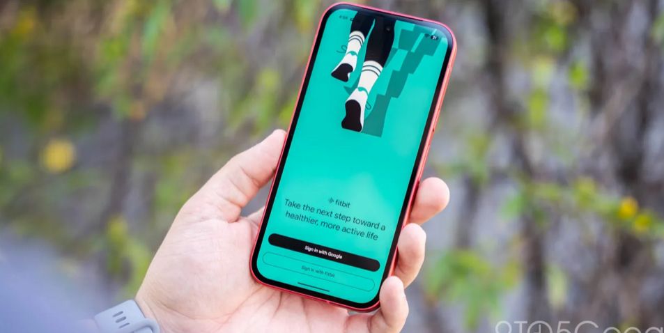 تكنولوجيا: جوجل تعيد تشكيل Fitbit بالكامل تحت اسم Google Health