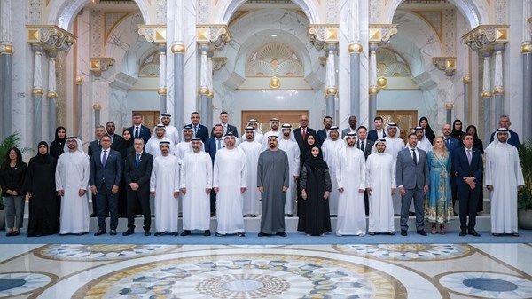 ذياب بن محمد بن زايد يلتقي عدداً من موظفي قطارات الاتحاد ويطَّلع على مستجدات مشاريع الشركة وخططها المستقبلية